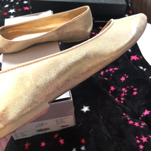 NWT LOFT TAYLOR SHIMMER GOLD POINTED TOE FLATS. - Picture 4 of 7